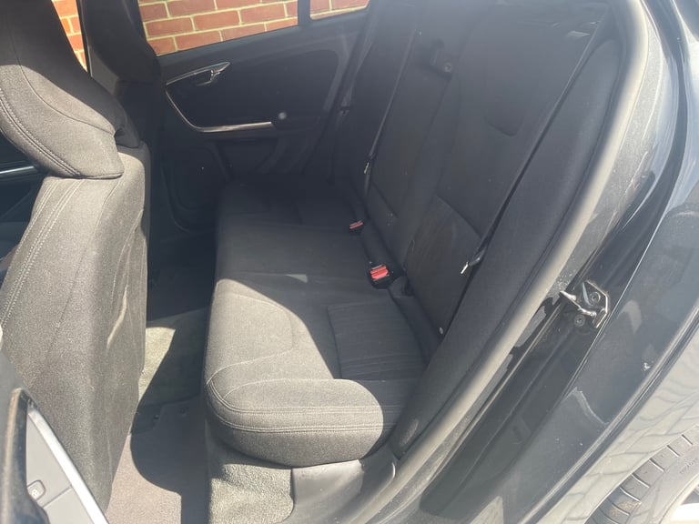 VOLVO V60 2.0 ESTATE 2013 only 1 Previous Owner