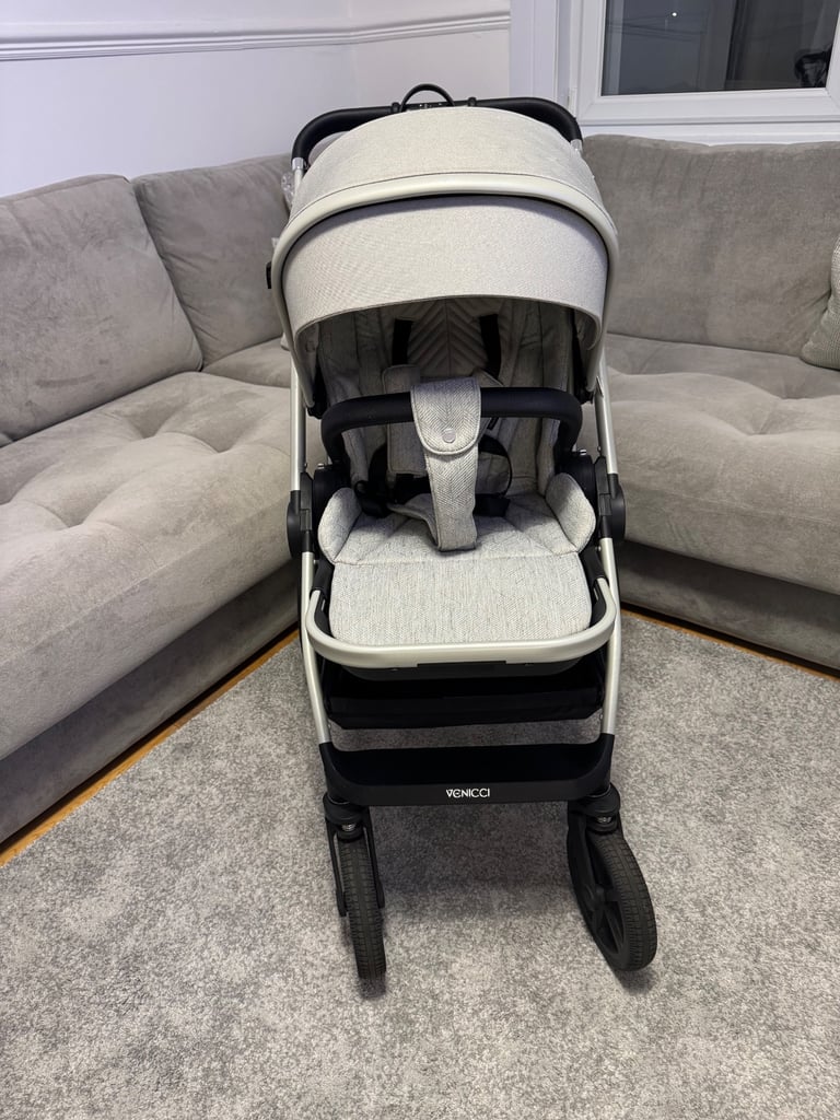 Grey Venicci Upline Pram