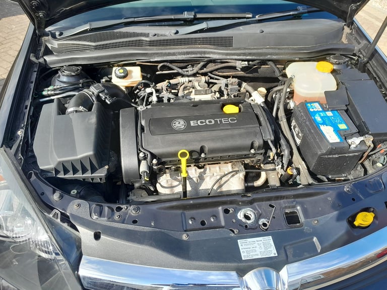 Vauxhall Astra Automatic, Only 14k, Yes 14k from new, Rare low mileage auto