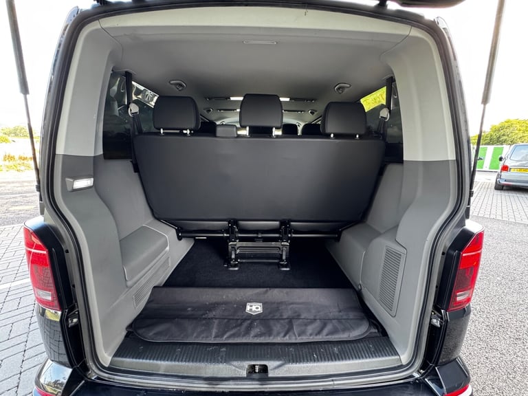 2020 Volkswagen Transporter Shuttle 2.0 TDI 150PS SE Minibus DSG MPV Diesel Automatic