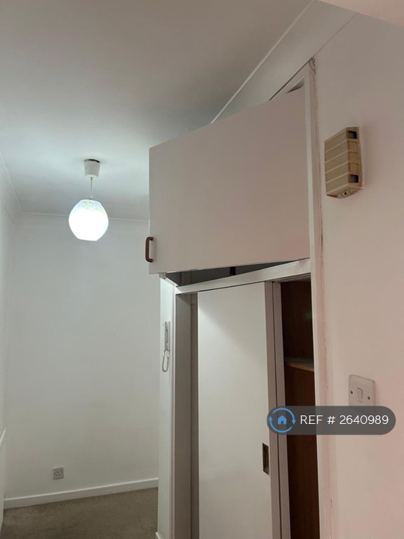 2 bedroom flat in Westbrooke Court, Worthing, BN11 (2 bed) (#2640989)