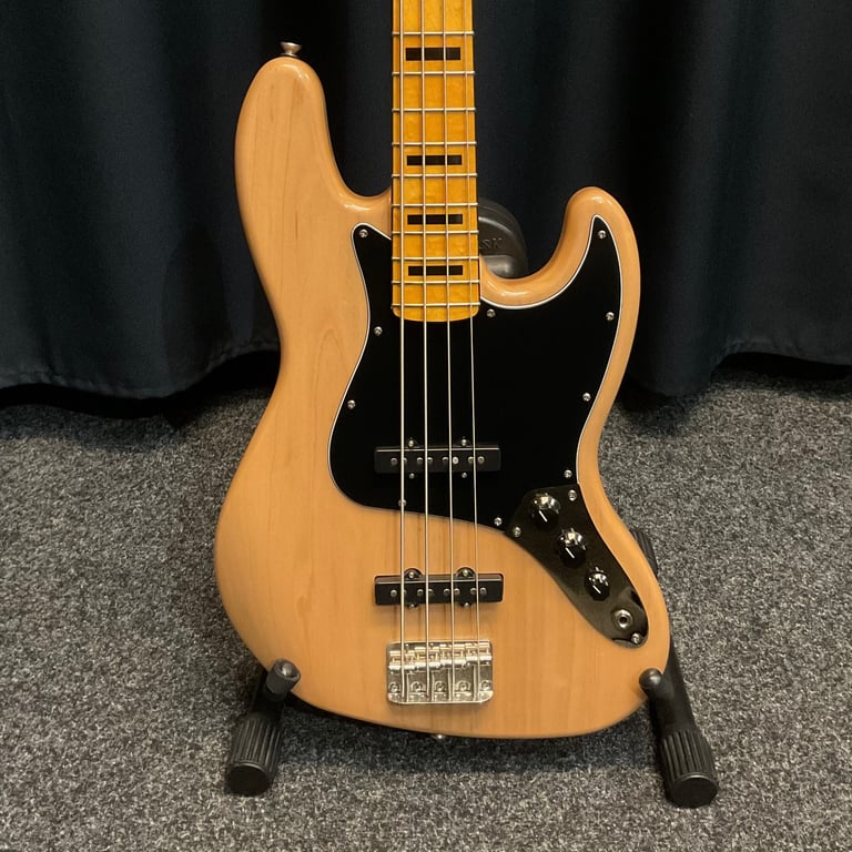Squier Classic Vibe 70s Jazz Bass Guitar Natural