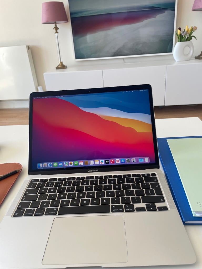 MacBook Air M1 2020, 8Gb, 256GB, cycle count 166, battery 97%, only serious buyers contact please 