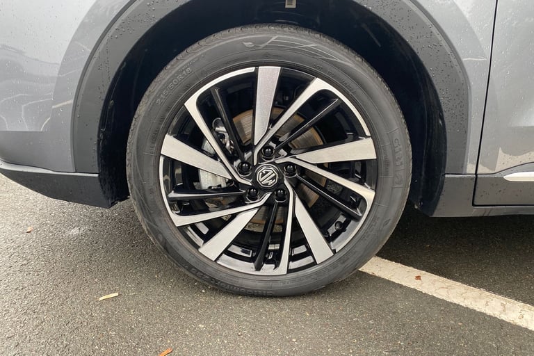 2025 MG MG ZS 106600 Hatchback Hybrid Automatic
