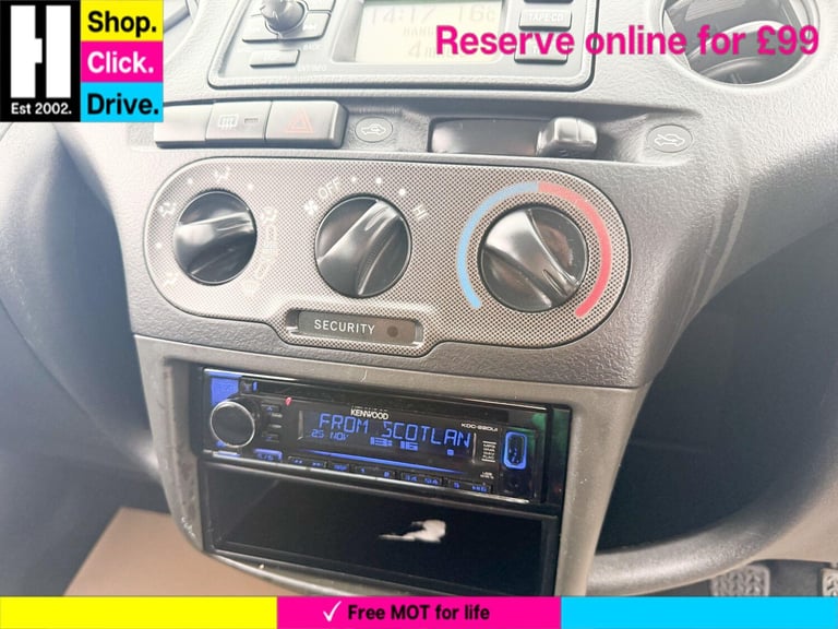 Toyota Yaris 1.3 VVT-i Blue Hatchback 5dr Petrol Manual (133 g/km, 85 bhp) Petrol Manual - Image 38