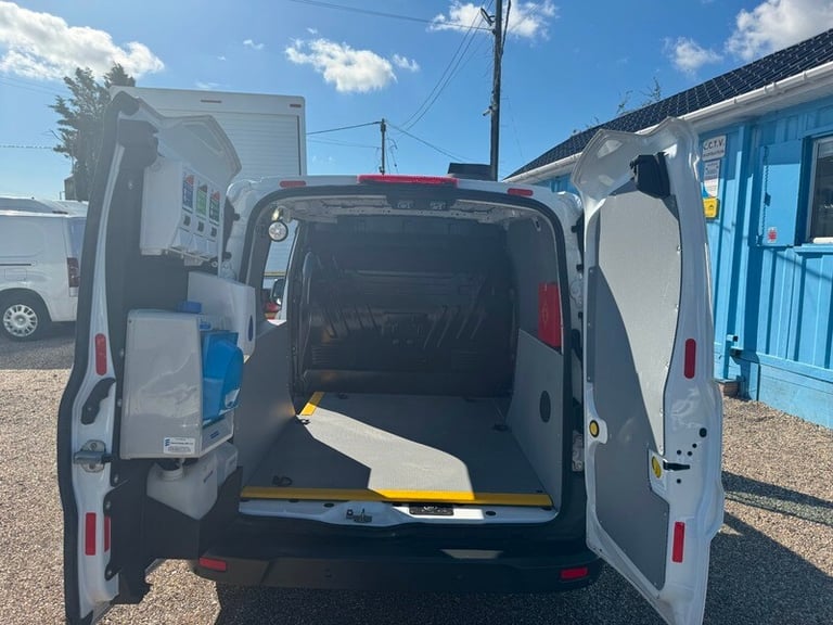 Ford Transit Connect 220 P/V L1 PANEL VAN AIR CON REVERSING CAMERA HOT WATER EUR