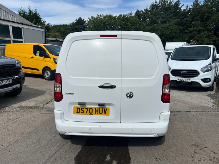 2020 Vauxhall Combo 2300 1.5 Turbo D 100ps H1 Sportive Van PANEL VAN Diesel Manual
