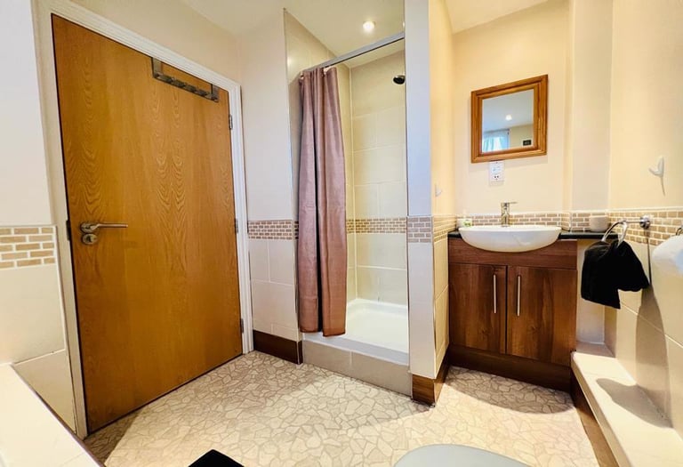 Modern 2 bedrooms flat Angel station in Islington, London Gumtree