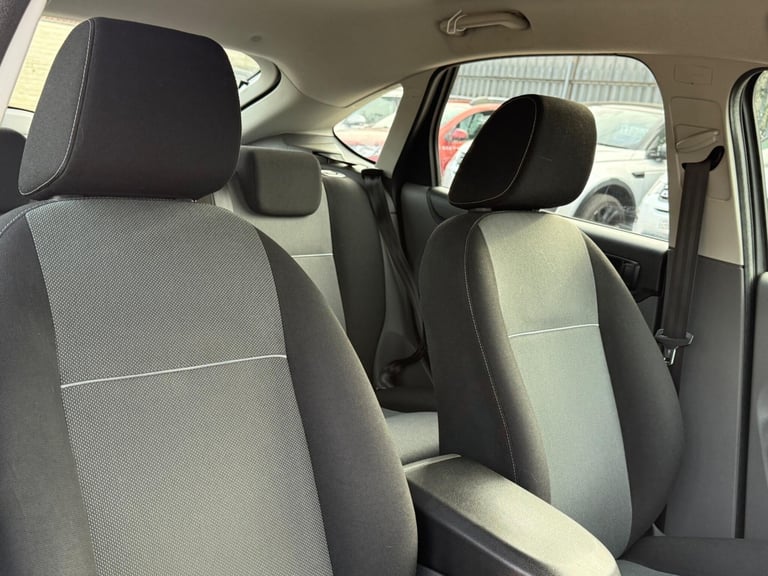 2010 Ford Focus 1.6 Zetec 5dr HATCHBACK Petrol Manual