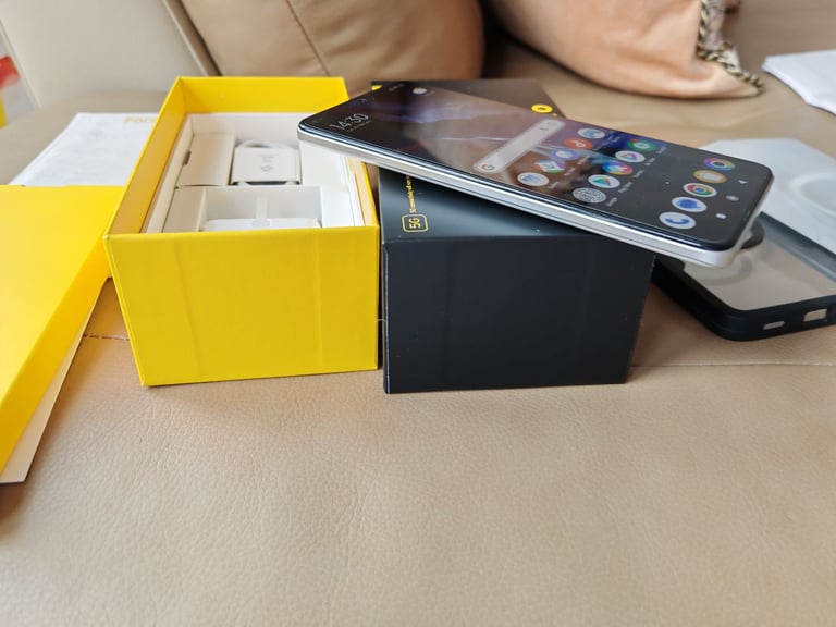Xiaomi POCO F5 Pro 5G 12GB+512GB Dual SIM Android - WHITE - Excellent Condition