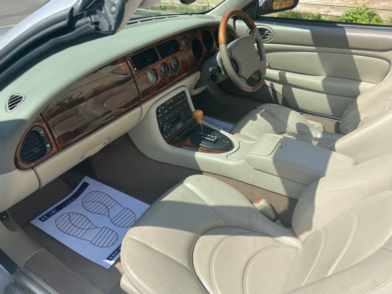 2000 Jaguar XKR 4.0 Supercharged 2dr Auto Petrol