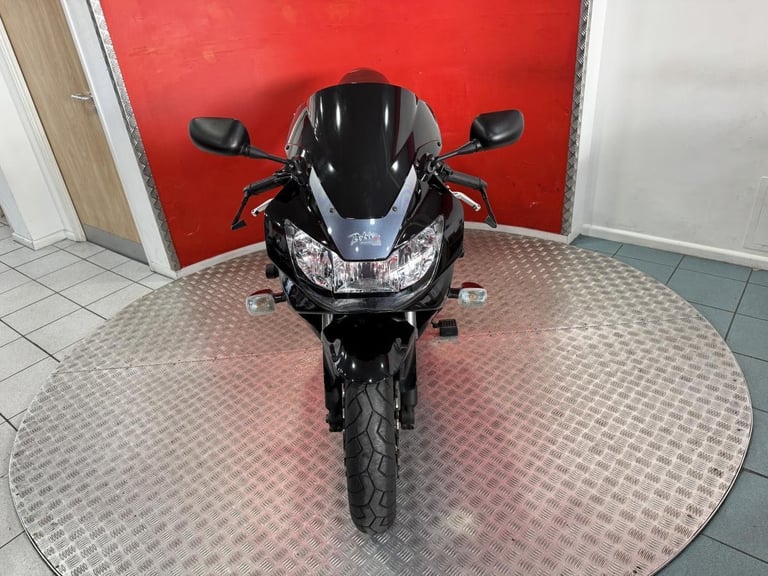 2000 'W' Honda CBR900RR Fireblade ULEZ Compliant