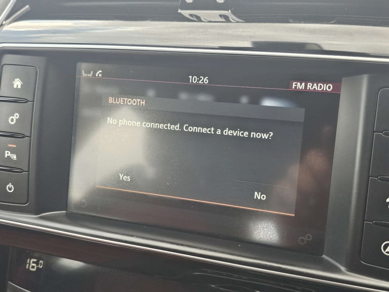 2017 Jaguar F-Pace 2.0 F-PACE R-Sport AWD D Auto 4WD 5dr SUV Diesel Automatic