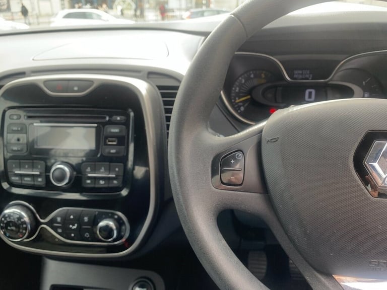 2014 Renault Captur 1.5 EXPRESSIONPLUS CONVENIENCE ENERGYTCE S/S 5d 90 BHP Hatchback Diesel Manual