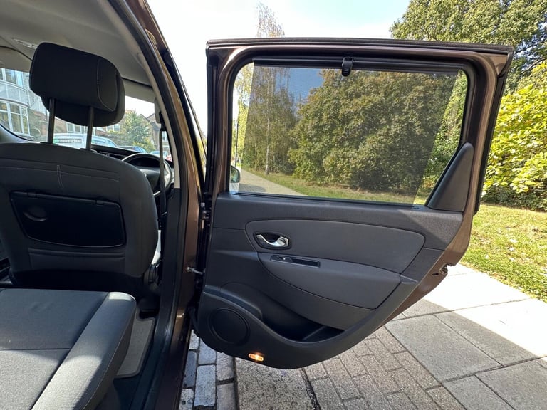 2009 Renault Scenic 2.0 VVT Expression CVT Euro 5 5dr MPV Petrol Automatic