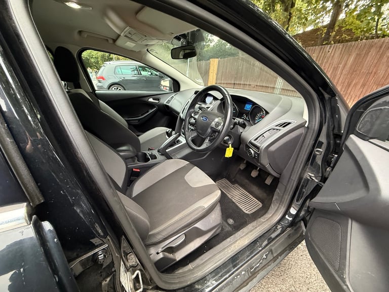 Ford, FOCUS, Hatchback, 2011, Manual, 1560 (cc), 5 doors
