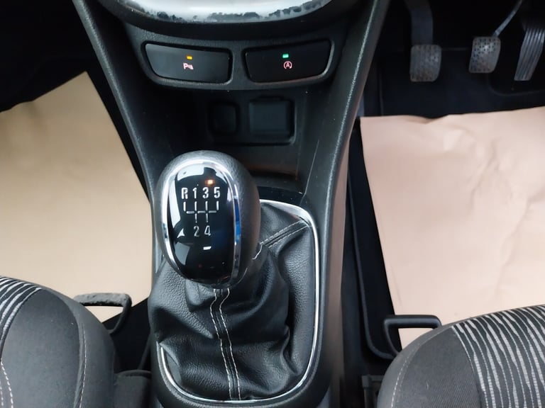 2014 Vauxhall Mokka 1.6i Exclusiv 5dr HATCHBACK Petrol Manual