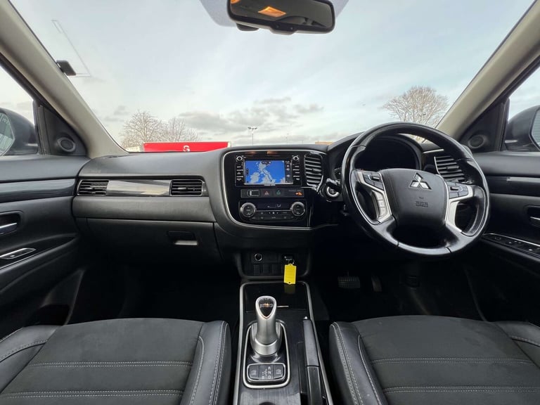 2017 Mitsubishi Outlander 2.0h 12kWh Juro CVT 4WD Euro 6 (s/s) 5dr SUV Hybrid Automatic