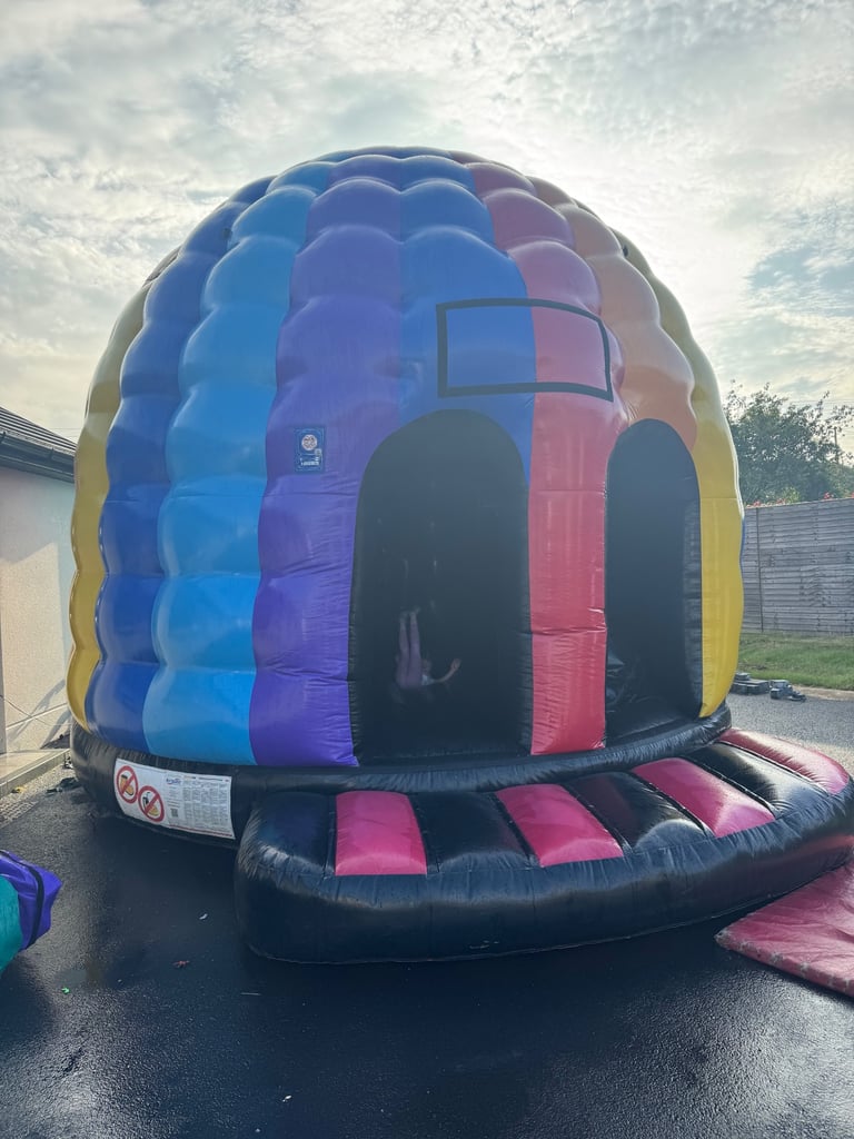 5 bouncy castles for sale 