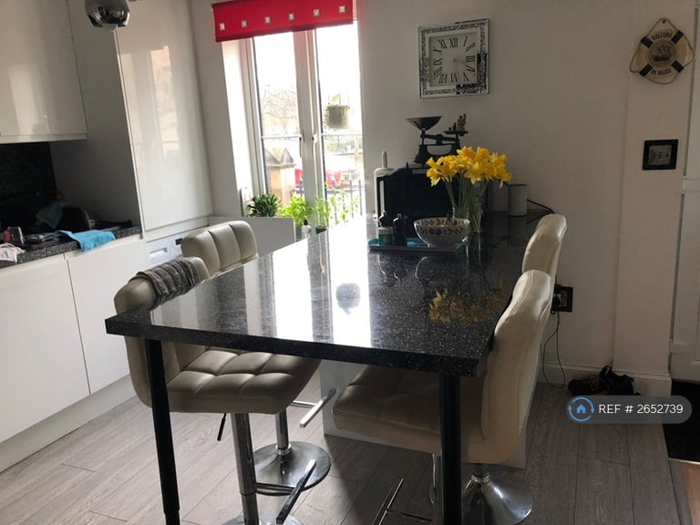 1 bedroom in Longridge Way, Weston-Super-Mare, BS24 (#2652739)
