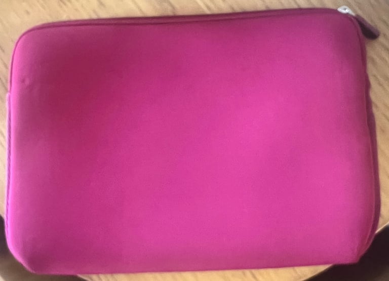 Arvok burgundy laptop case 