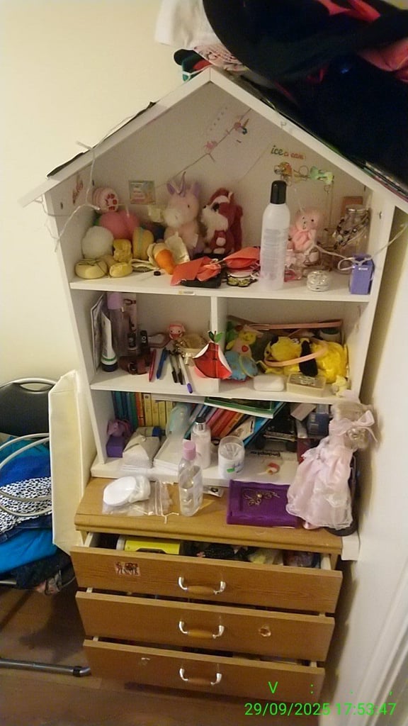 Lots of girl clothes. 8-13. For free