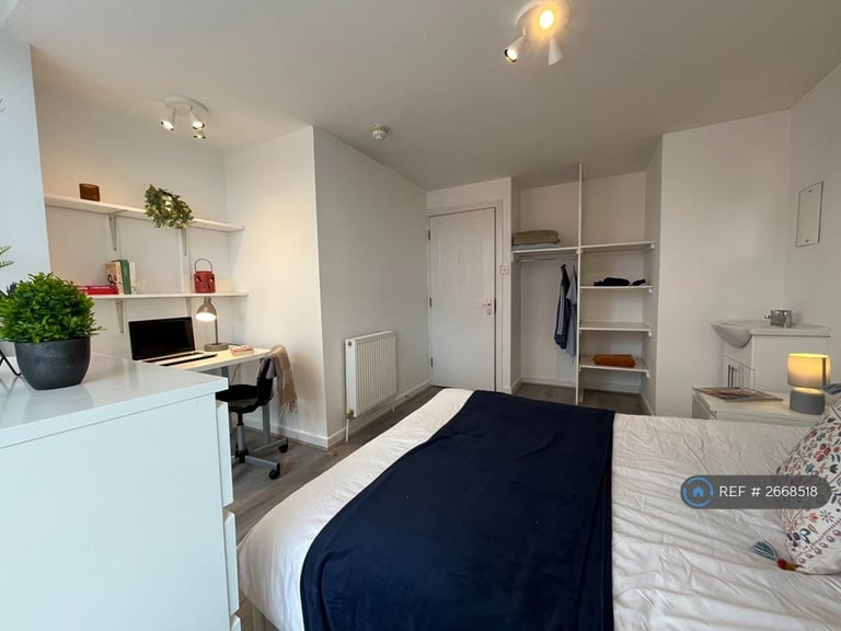 8 bedroom house in Nicander Road, Liverpool, L18 (8 bed) (#2668518)