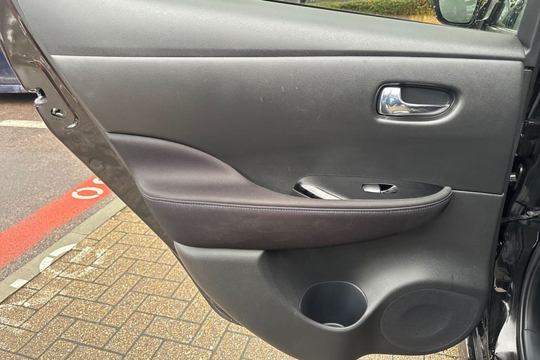 2022 Nissan Leaf 110kW N-Connecta 39kWh 5dr Auto Hatchback Electric Automatic