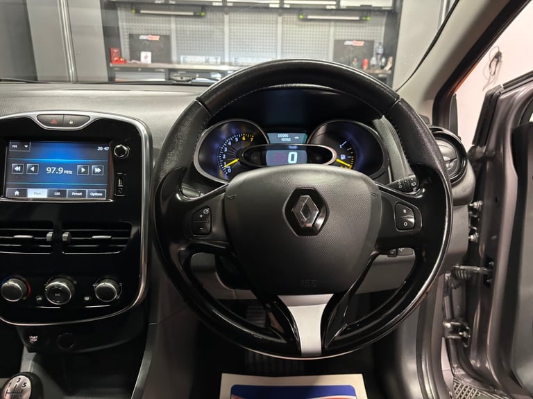 2015 Renault Clio 1.2 16V Dynamique Nav 5dr HATCHBACK Petrol Manual