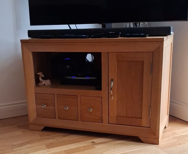 image for Solid Oak Corner TV Unit