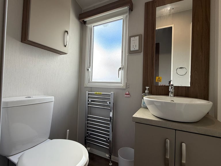 Willerby Avonmore static caravan for sale - Pentire Coastal Holiday Park, Bude Excellent condition