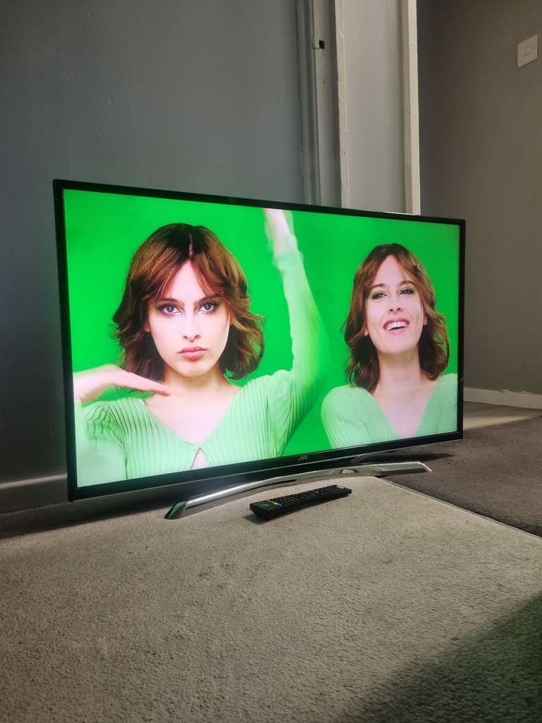 43" JVC 4k Smart Ultra Uhd HDR LED WiFi TV with Stand and Remote £125