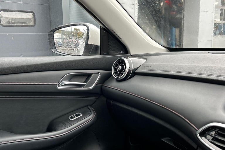 2023 MG MG HS 1.5 T-GDI PHEV SE 5dr Auto ESTATE PETROL/ELECTRIC Automatic