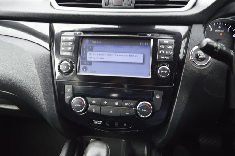 2016 Nissan Qashqai 1.2 DiG-T N-Connecta 5dr Xtronic 2016 3 OWNER SAT NAV AUTO HATCHBACK Petrol A...