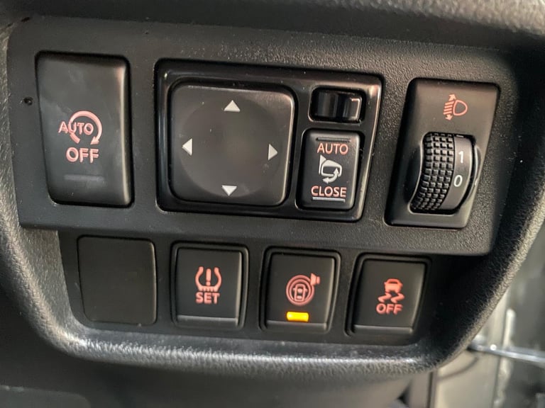 Nissan, JUKE, Hatchback, 2014, Manual, 1461 (cc), 5 doors