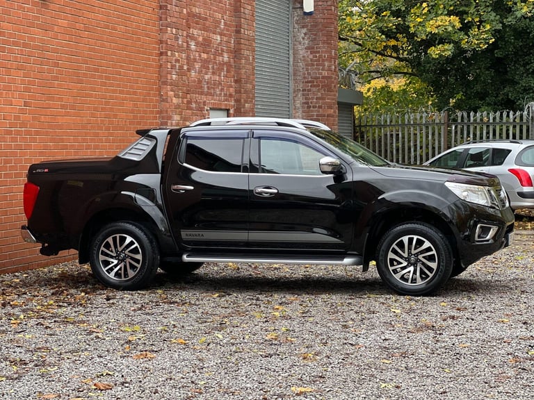 2017 Nissan Navara Double Cab Pick Up Tekna 2.3dCi 190 4WD PICK UP DIESEL Manual