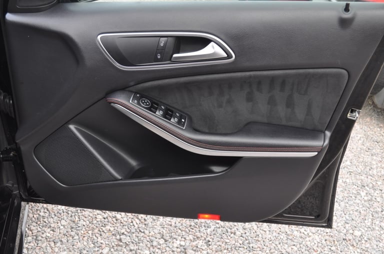 MERCEDES BENZ A180D AMG LINE 1 PREVIOUS OWNER 72MPG CAM BELT REVERSE CAM SAT NAV