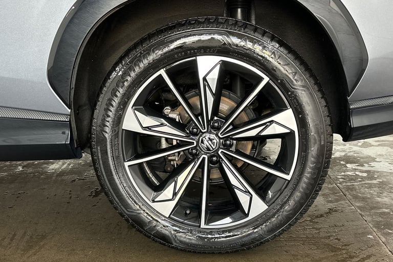 2025 MG MG HS 106287 Hatchback Petrol Automatic