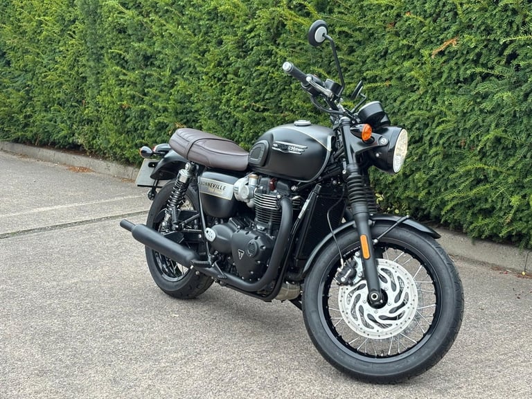 2023 TRIUMPH BONNEVILLE T120 BLACK LOW MILES