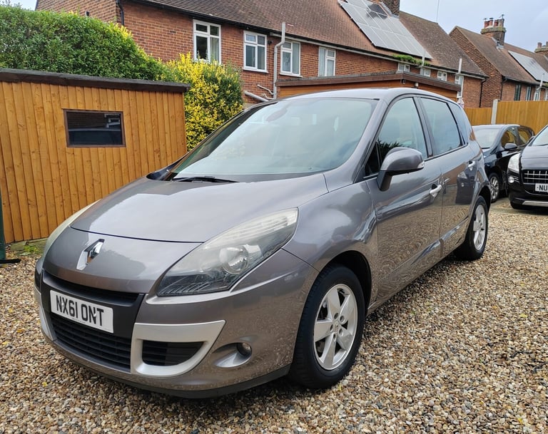 Renault Scenic 1.5DCi diesel, Long MOT, Service History, Lady owner since 2012