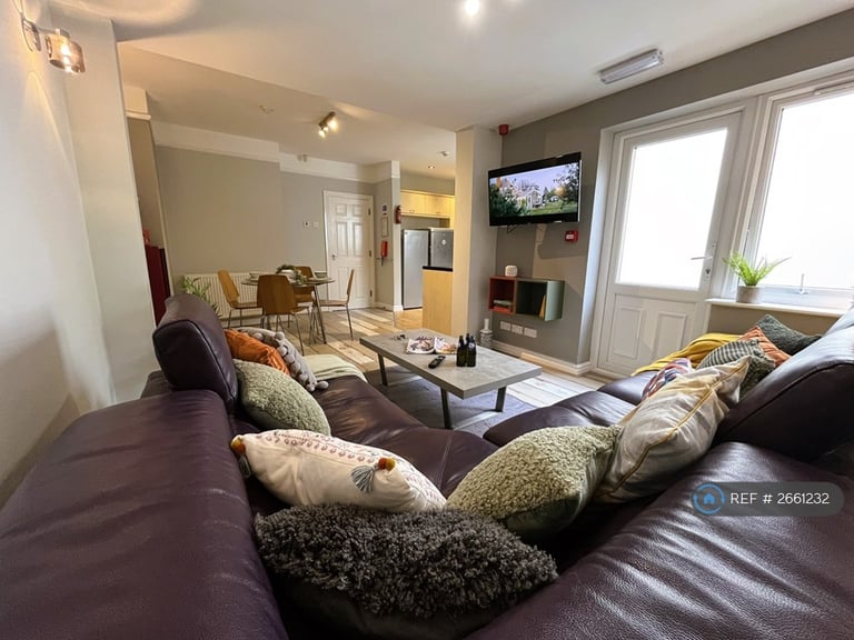 5 bedroom house in Blantyre Road, Liverpool, L15 (5 bed) (#2661232)