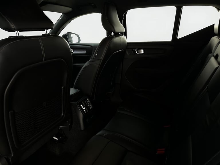  Volvo XC40 1.5h T4 Recharge 10.7kWh R-Design Auto Euro 6 (s/s) 5dr Petrol/Electric Hybrid Automatic