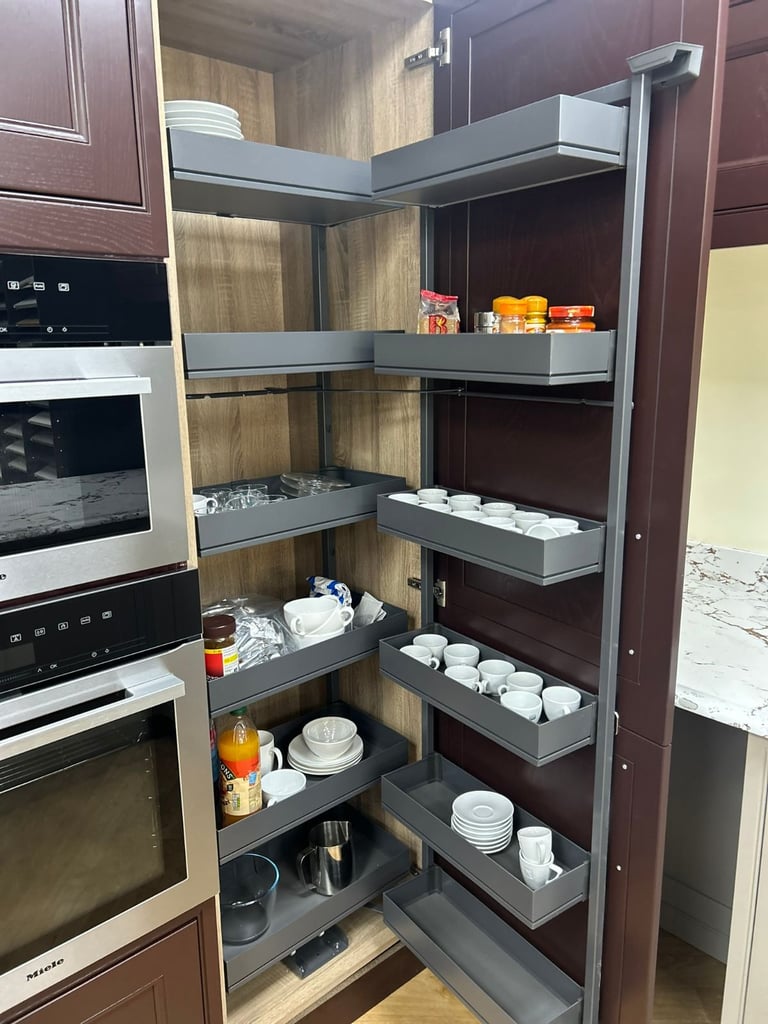 Ex display Second Nature Clarendon inframe kitchen units