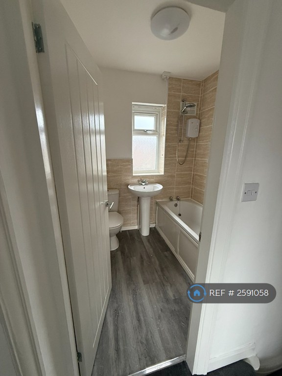2 bedroom house in Mount Pleasant Road, Denton, Manchester, M34 (2 bed) (#2591058)