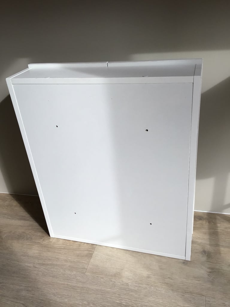 Mirrored bathroom cabinet with shelves 