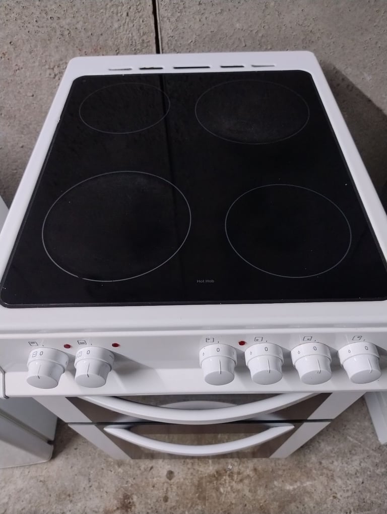Electric cooker ceramic FREE DELIVERY 
