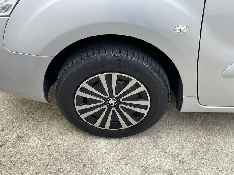 PEUGEOT PARTNER TEPEE 1.6 BlueHDi Allure WAV wheelchair accessible vehicle 2018