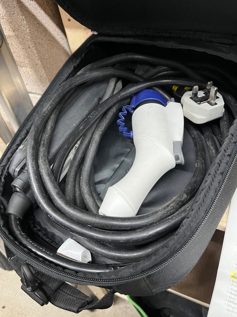 Original Nissan Leaf EV charging cable TYPE 1 UK 3 Pin Plug Home Charger.