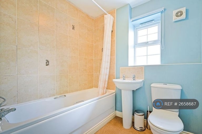 5 bedroom house in Sparnock Grove, Truro, TR1 (5 bed) (#2658687)