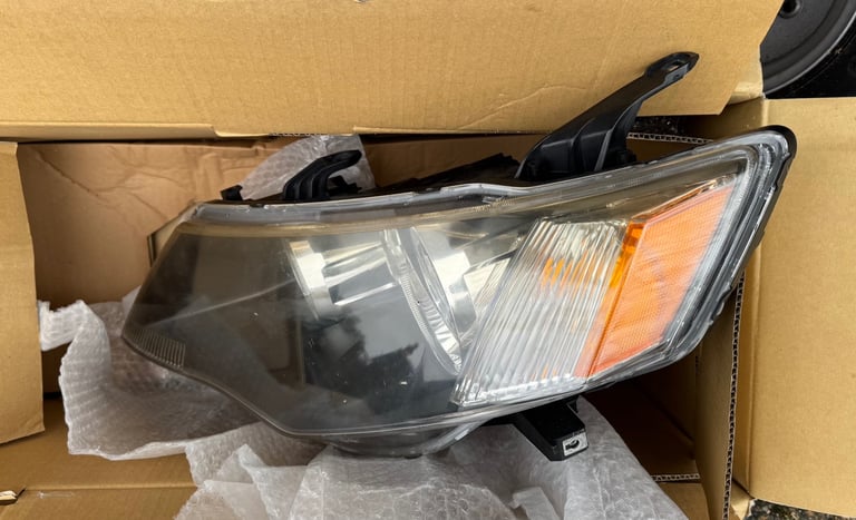 image for Mitsubishi Outlander 2007-2012 CW, right/nearside headlamp unit
